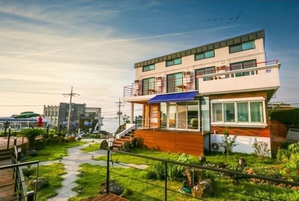 Exterior - Gloria Pension (Jeju City)