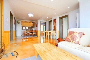 Room (Sound of Sky) | Private kitchenette | Fridge