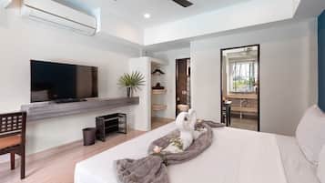 Deluxe Room, Pool View