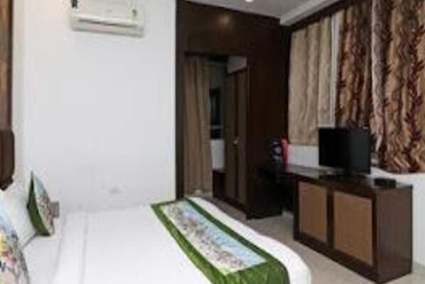 Deluxe-Zimmer | Schreibtisch, Bettwäsche, Rollstuhlgeeignet