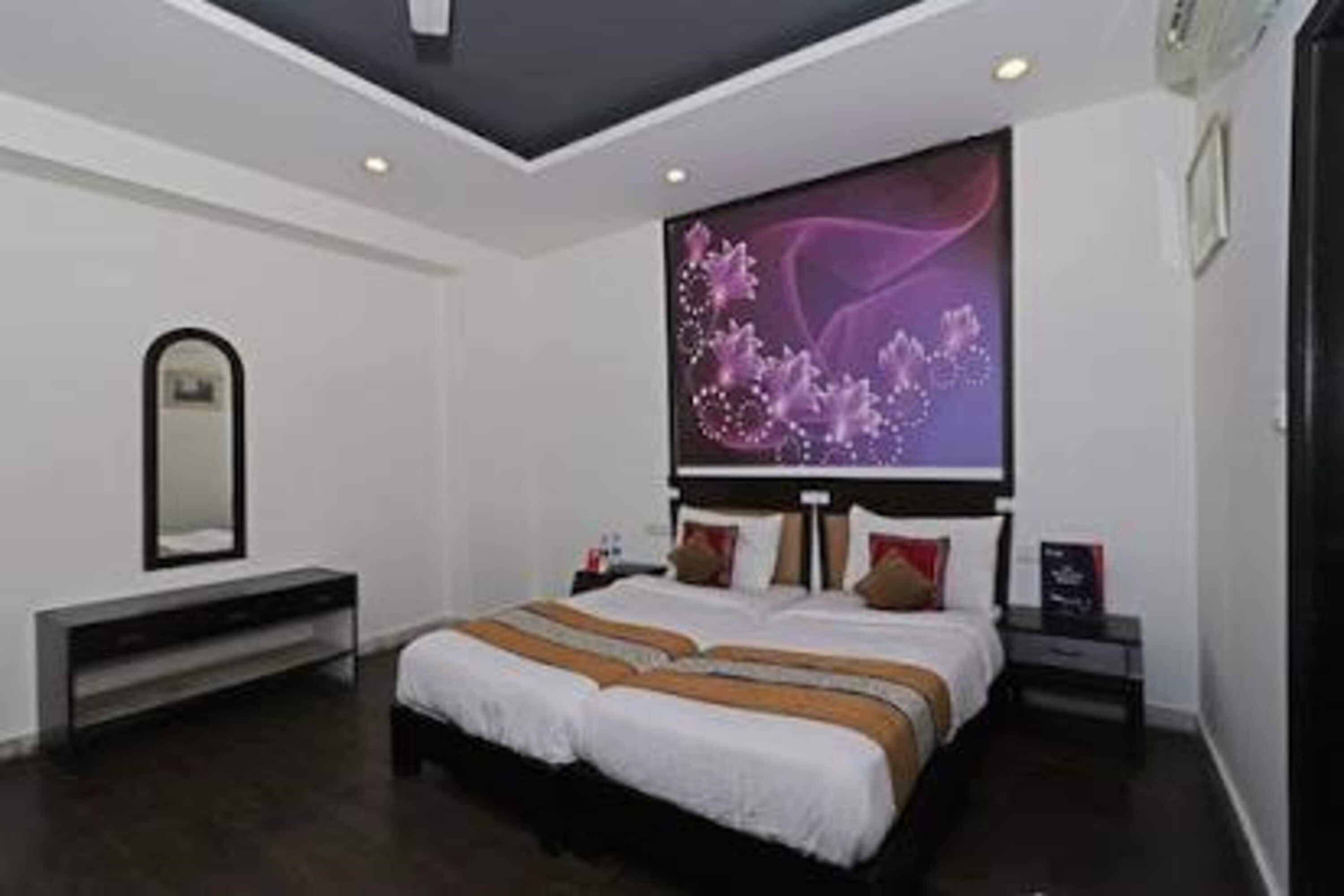 Standardzimmer | Schreibtisch, Bettwäsche, Rollstuhlgeeignet