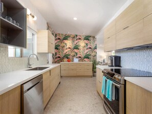 House, Multiple Beds (Belding Bliss) | Private kitchen