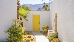 House, 2 Bedrooms | Property grounds - Good Morning Sunshine (Palm Springs)