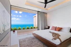 2 chambres, coffres-forts dans les chambres, fer et planche à repasser