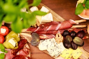 Frokostbuffé hver dag (PLN 75 per person)