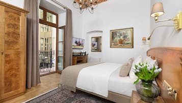 Standard-Doppel- oder -Zweibettzimmer, Balkon | Allergikerbettwaren, Minibar, Zimmersafe, Schreibtisch