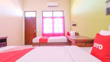 Standard Twin Room | Desk, free WiFi, bed sheets