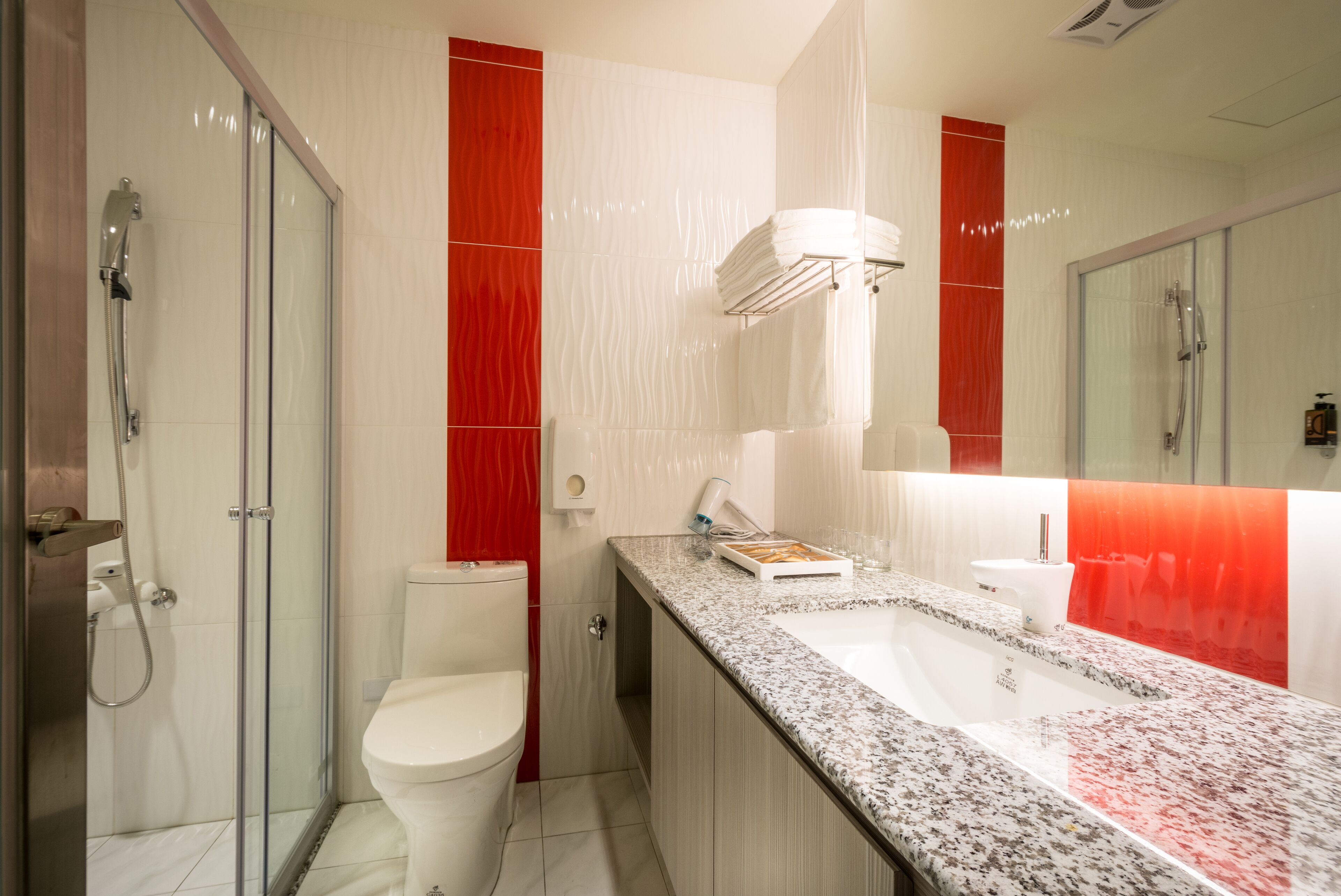 twin room | bathroom | shower, free toiletries, hair dryer, slippers