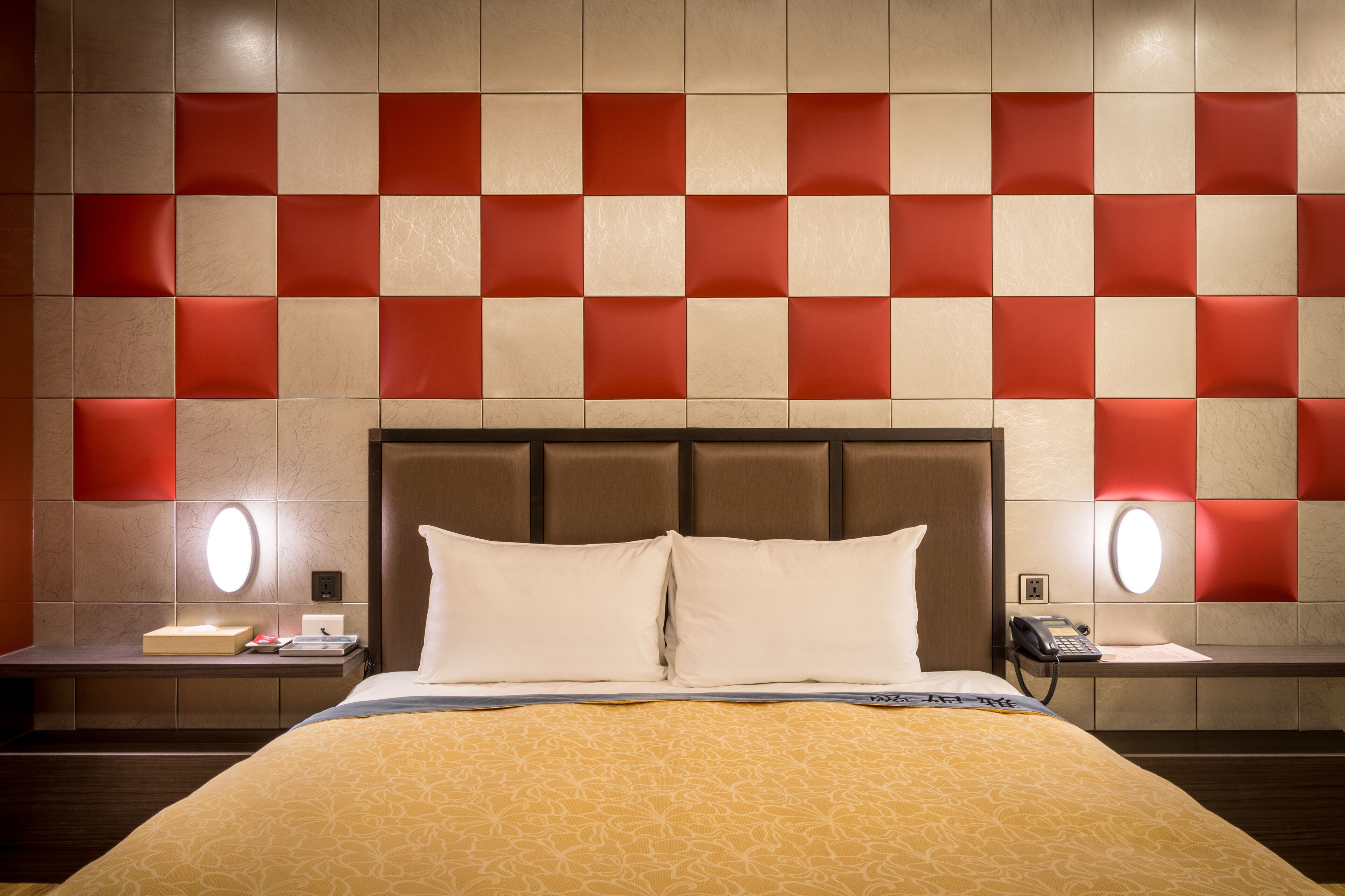 exclusive double room, jetted tub | individually decorated, desk, free wifi