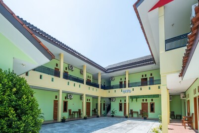 OYO 1399 Cemara Residence Syariah