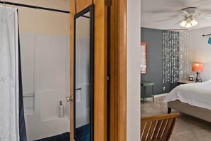2 bedrooms, iron/ironing board, free WiFi, bed sheets - Beautiful Condo! Community Pool and Hot Tub! OCE C (Sedona)