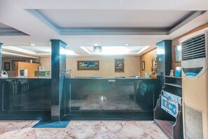 Reception - OYO 1383 Taman Cibinong 2 (Cibinong)