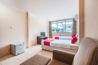 OYO 1383 Taman Cibinong 2