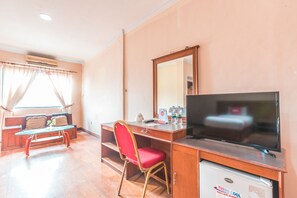 Standard Suite - OYO 1383 Taman Cibinong 2 (Cibinong)