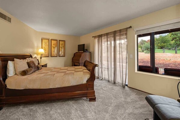 2 bedrooms, desk, iron/ironing board, free WiFi