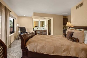 2 bedrooms, desk, iron/ironing board, free WiFi - Home with Golf Course Views! Klondike - S030 (Sedona)