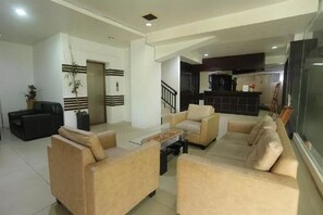 Lobby - OYO 1724 Hotel Sembilan Sembilan (Banjarmasin)