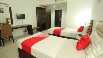 1 habitación, escritorio, wifi gratis y ropa de cama