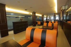 Lobby - OYO 1724 Hotel Sembilan Sembilan (Banjarmasin)