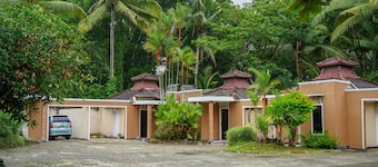 OYO 2029 Hotel Jatimas