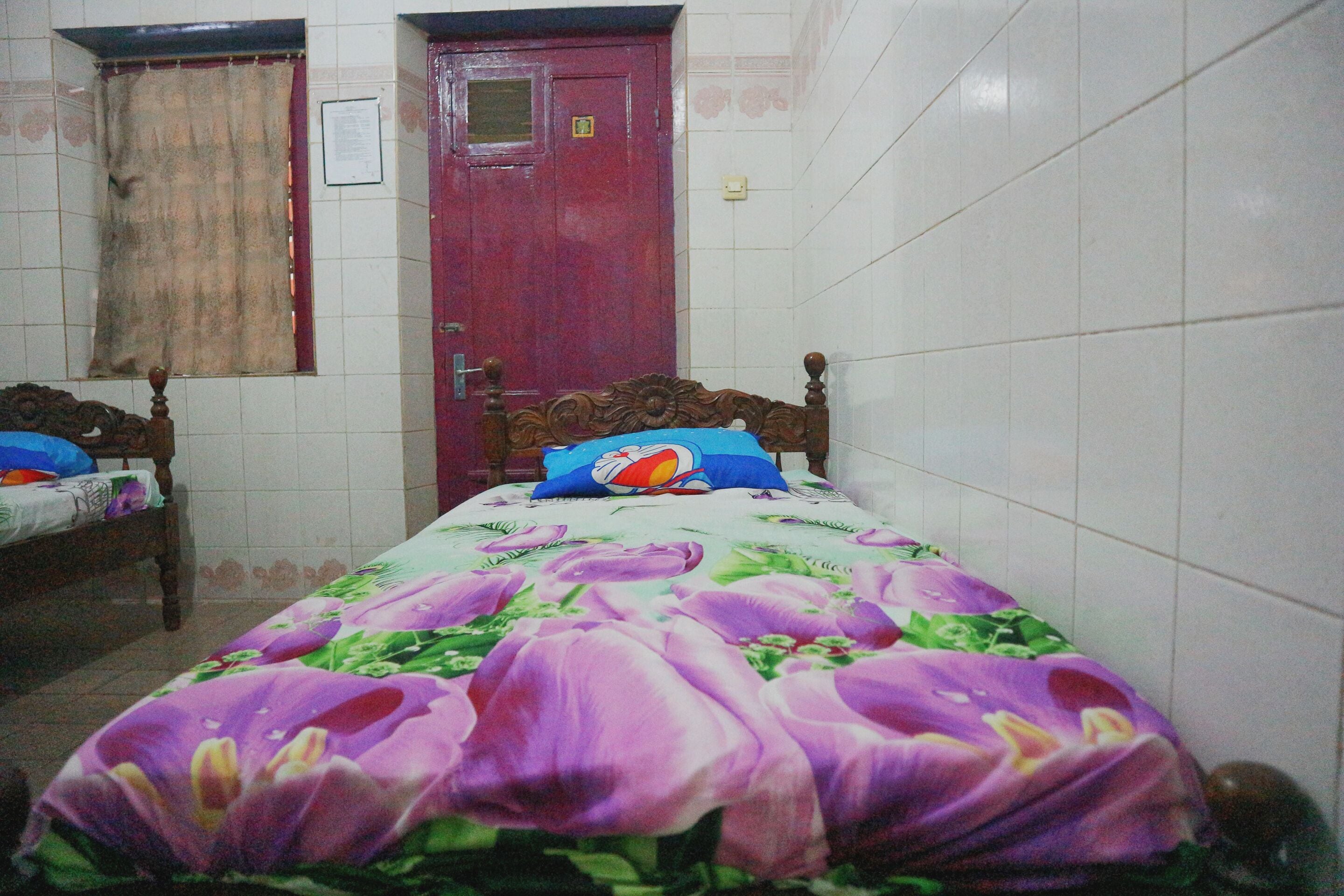 Økonomi-tomannsrom | Skrivebord, wi-fi (inkludert) og sengetøy