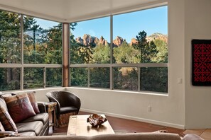 TV, fireplace, DVD player - Beautiful Private Home with Studio! Red Rock Views!! Great Location! - Cypress - (Sedona)