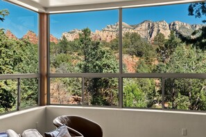 Interior - Beautiful Private Home with Studio! Red Rock Views!! Great Location! - Cypress - (Sedona)