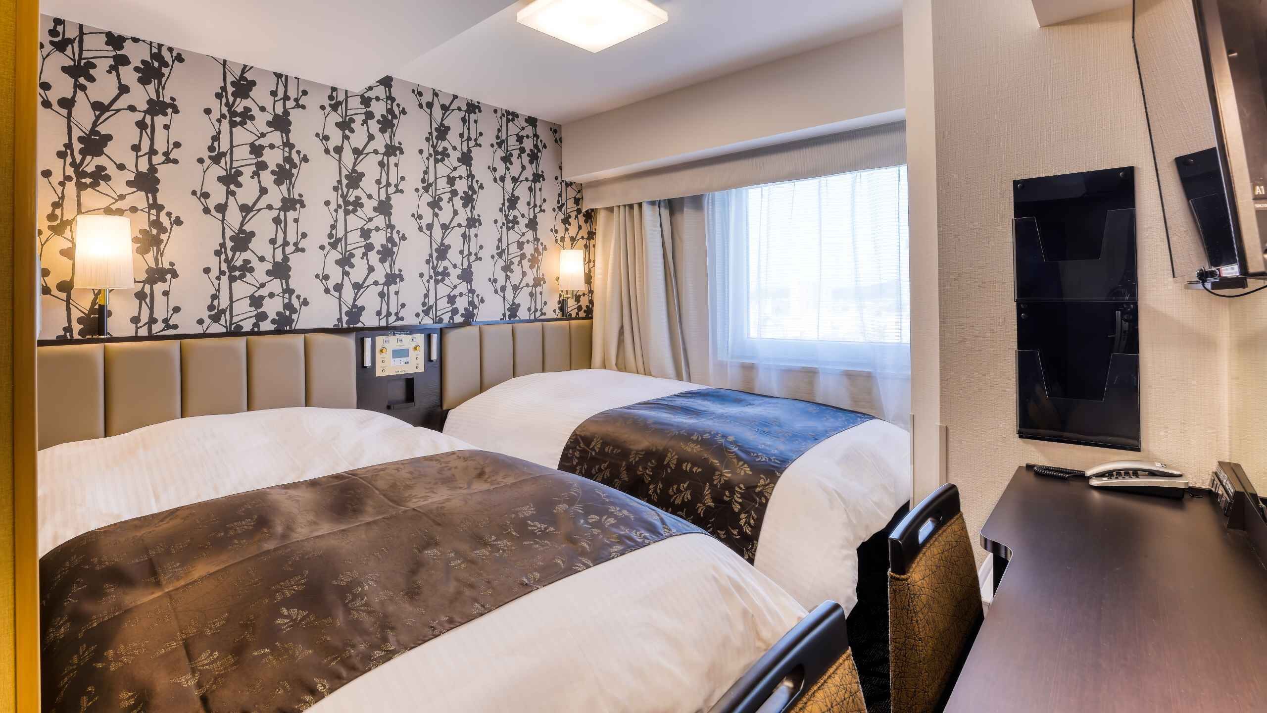 Escritorio, cortinas blackout, wifi gratis y ropa de cama 