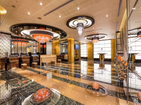 Lobby. APA Hotel Takaoka Ekimae