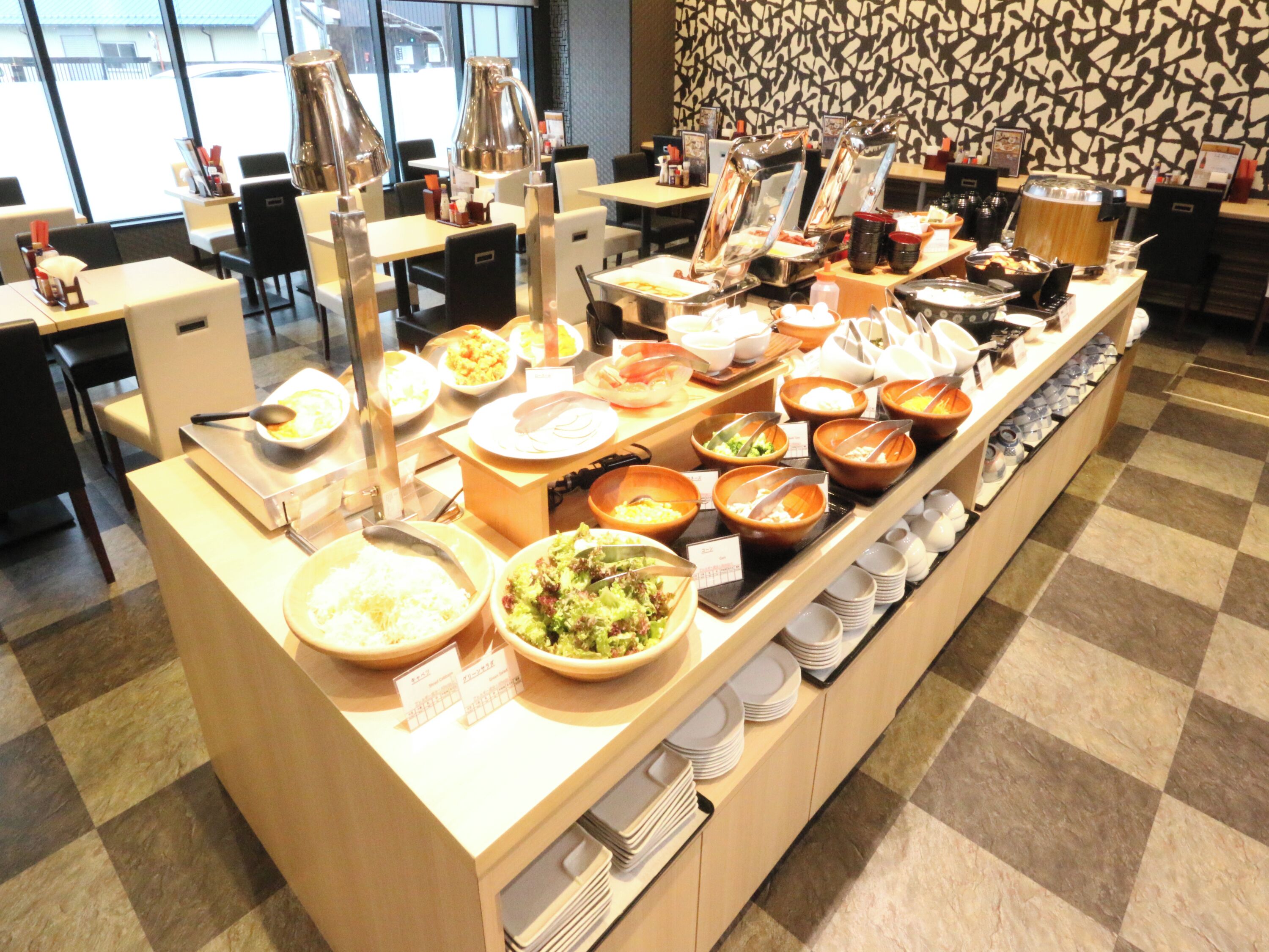 Frokostbuffé hver dag (JPY 1700 per person)