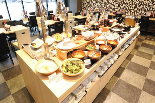 Daily buffet breakfast for a fee