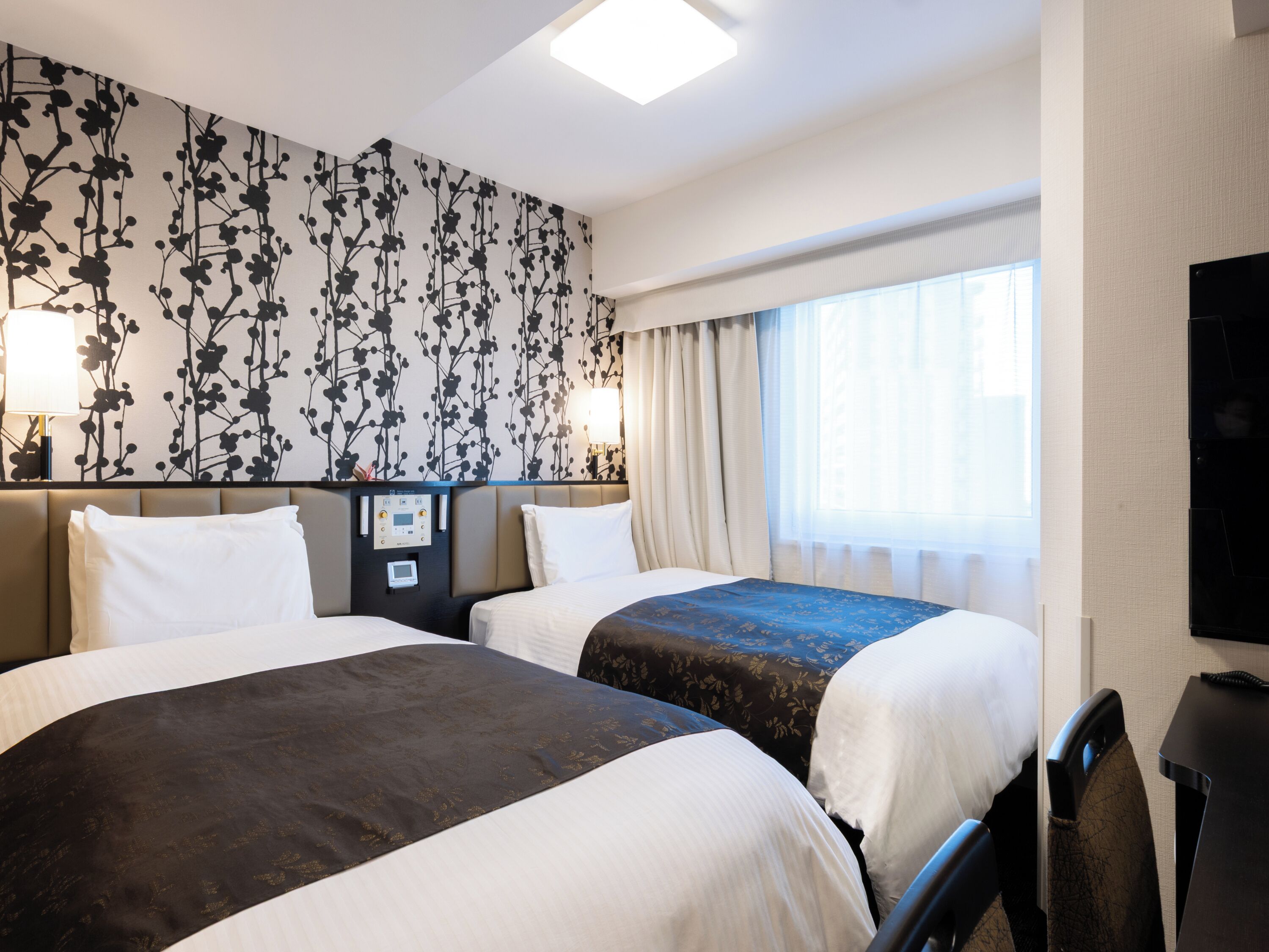 Habitación con 2 camas individuales (Compact) | Escritorio, cortinas blackout, wifi gratis y ropa de cama 