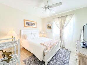 3 habitaciones, tabla de planchar con plancha y cuna de viaje 