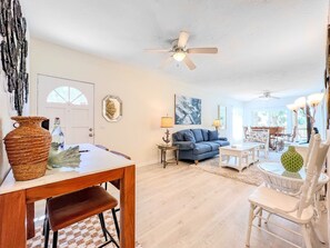 Smart TV, books, offices - Siesta Key Beachfront Escape 3 BR Condo (Siesta Key)