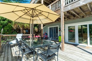 Outdoor dining - Siesta Key Beachfront Escape 3 BR Condo (Siesta Key)
