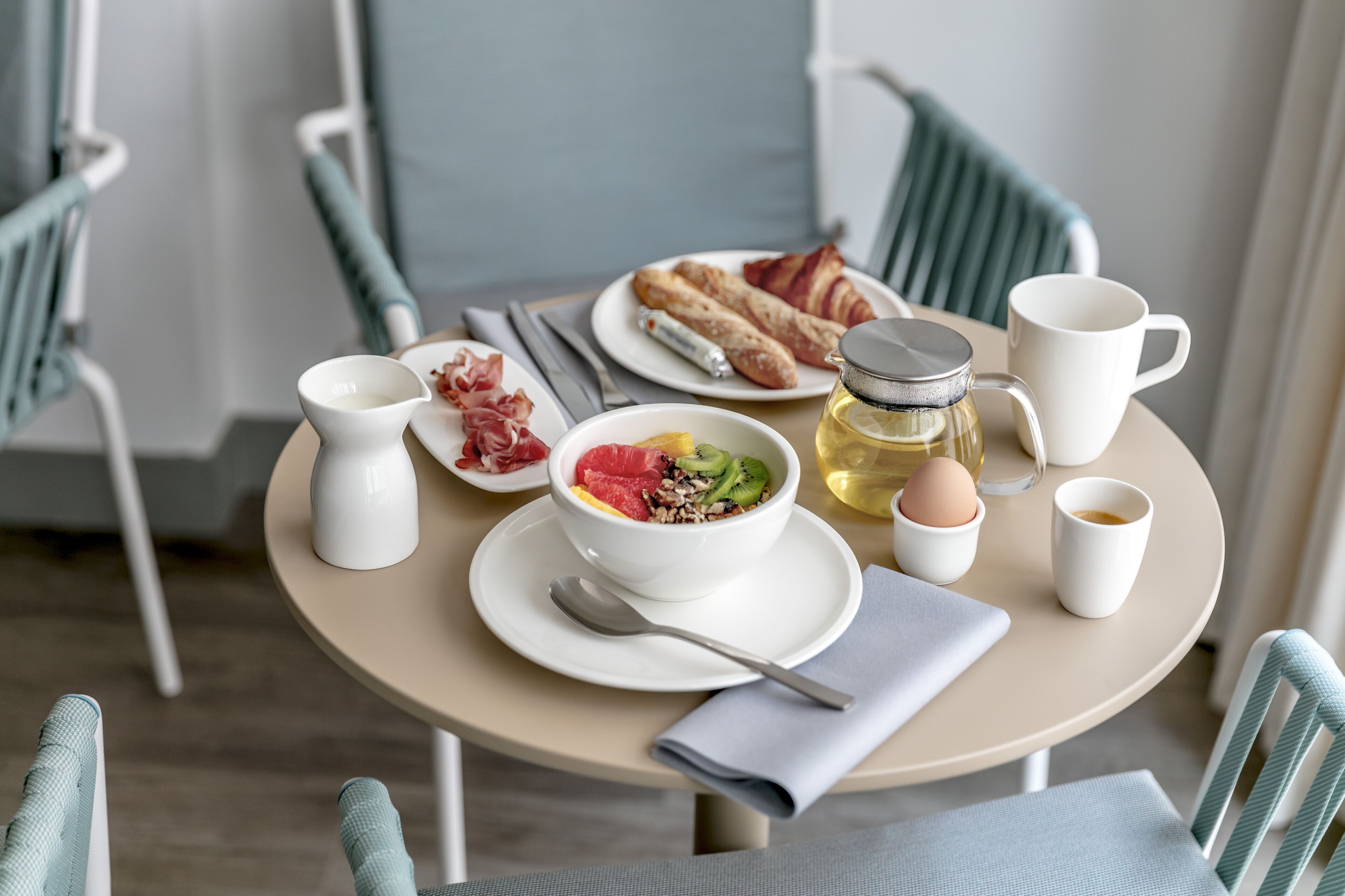 daily buffet breakfast (eur 19 per person)