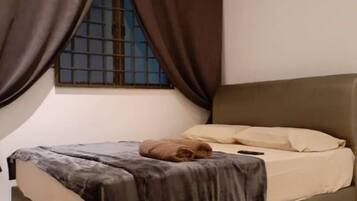 Blackout curtains, free WiFi, bed sheets