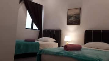 Blackout drapes, free WiFi, bed sheets