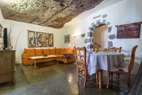 Cave House El Caidero