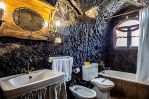 Hair dryer, towels - El Mimo rural cave house (Artenara)