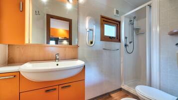 Familiehusvogn (3 Adults + 2 Children) | Bad | Dusj og toalettpapir