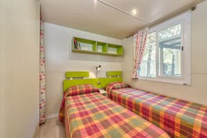 컴포트 이동 주택 | 암막 커튼, 침대 시트