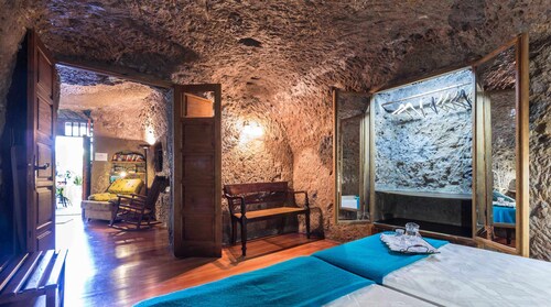 Las Margaritas Cave House