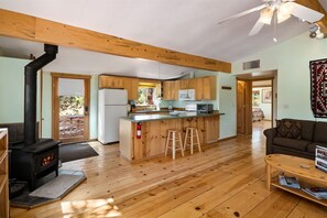 TV, fireplace, DVD player