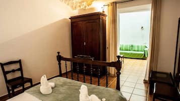 2 habitaciones, tabla de planchar con plancha, cuna de viaje y wifi