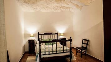 2 soverom, strykejern/-brett, reiseseng for barn og wi-fi