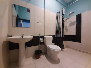 Bathroom - Palm Beach Resort (Trincomalee)