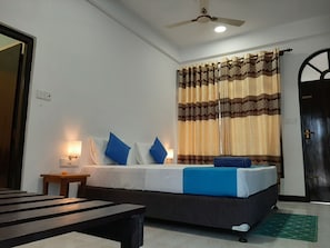 Room - Palm Beach Resort (Trincomalee)