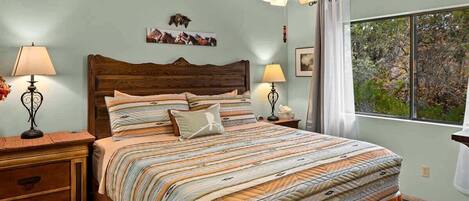 3 bedrooms, desk, iron/ironing board, free WiFi