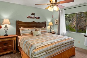 3 bedrooms, desk, iron/ironing board, free WiFi